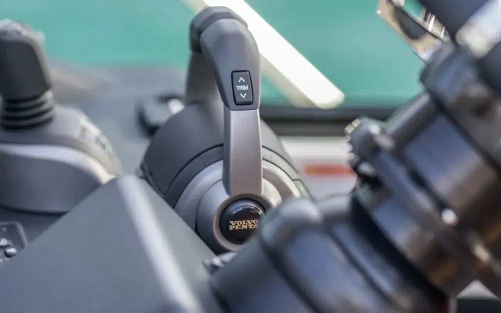 slider 8 Cranchi M 44 Hard Top