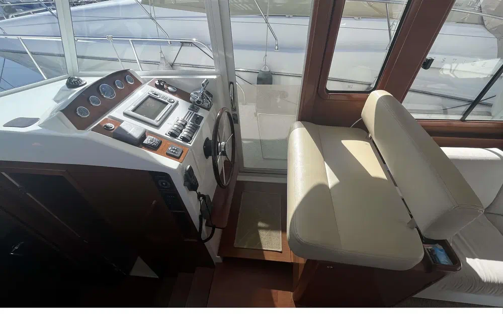 slider 12 Beneteau Swift Trawler 34 Fly