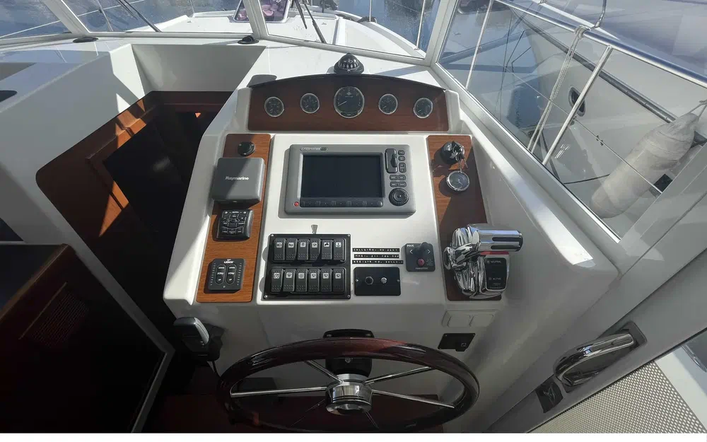 slider 3 Beneteau Swift Trawler 34 Fly
