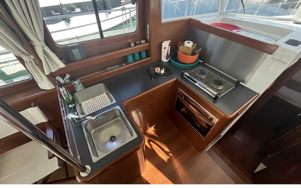 slider 5 Beneteau Swift Trawler 34 Fly