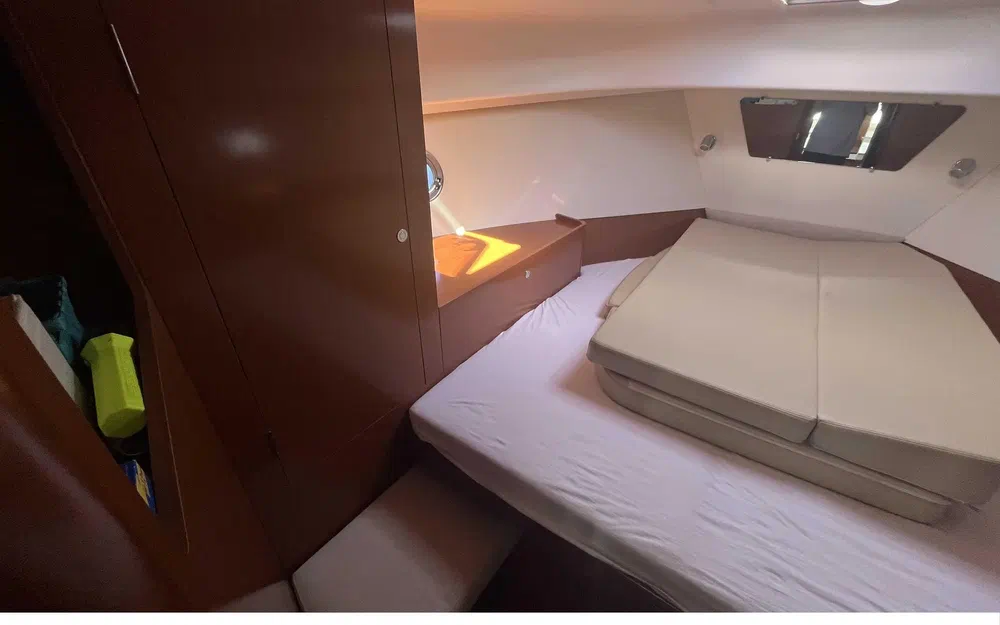 slider 7 Beneteau Swift Trawler 34 Fly