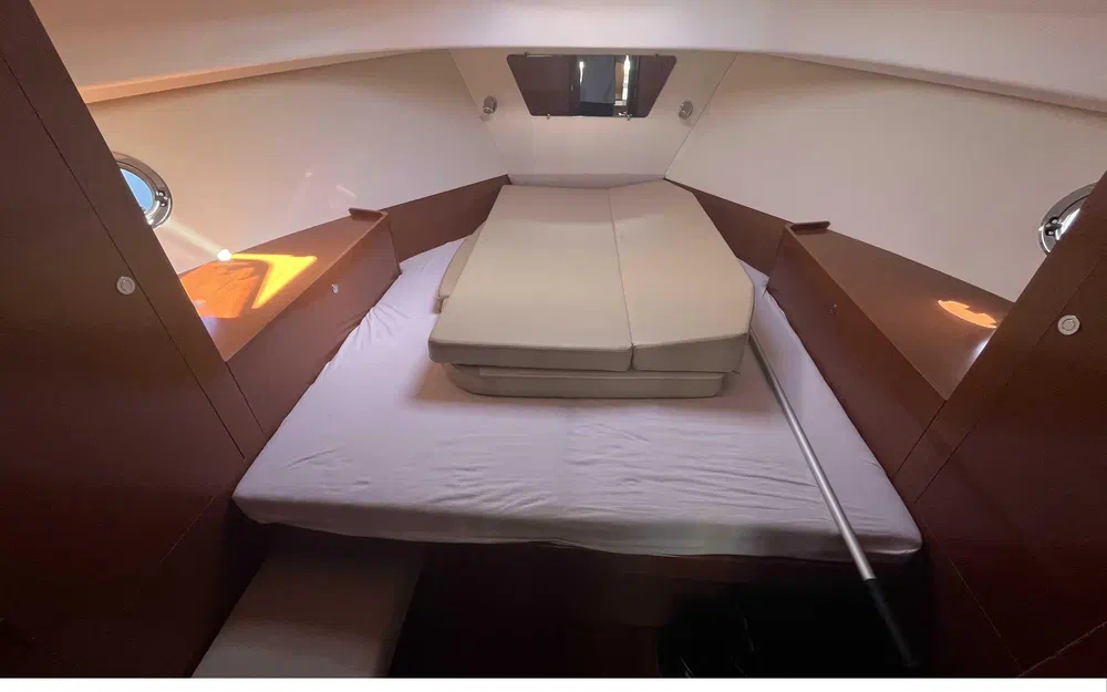 slider 8 Beneteau Swift Trawler 34 Fly