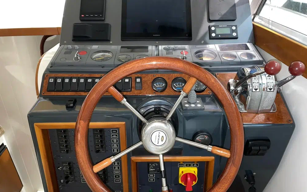 slider 6 Faeton 10.40 Fly Moraga