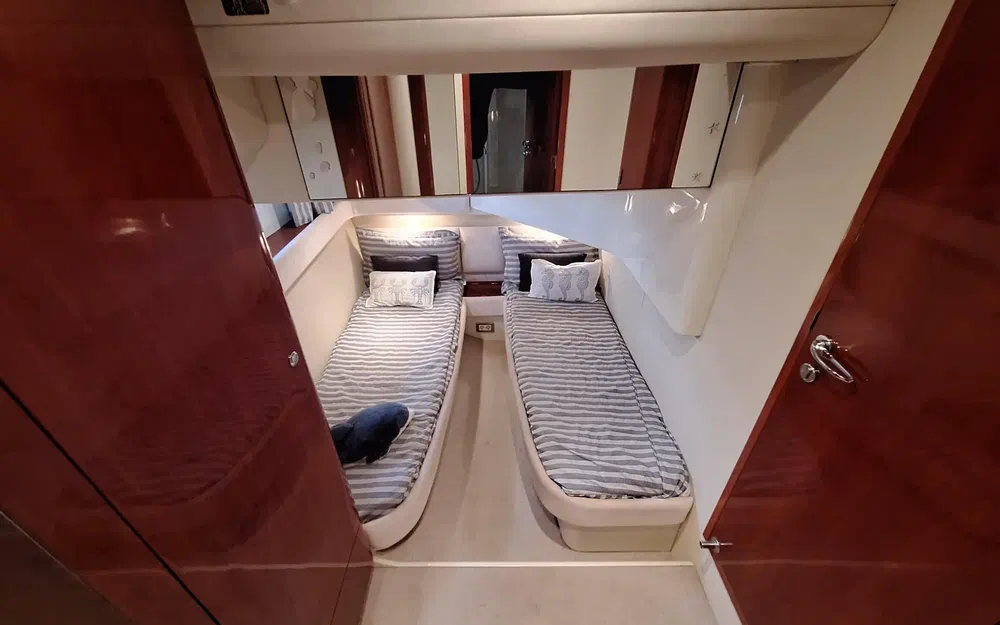 slider 24 Fairline Phantom 46