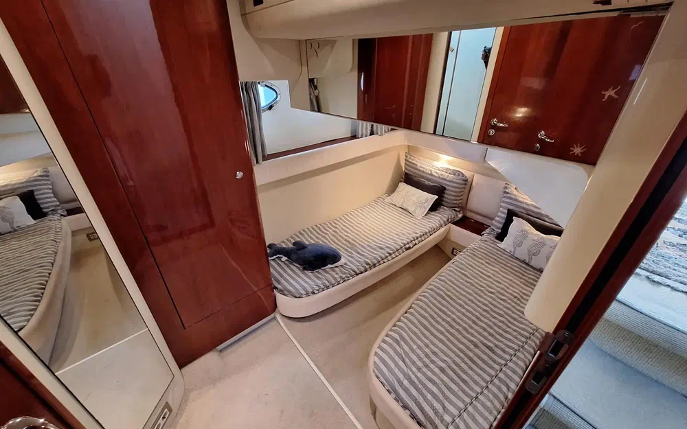 slider 25 Fairline Phantom 46