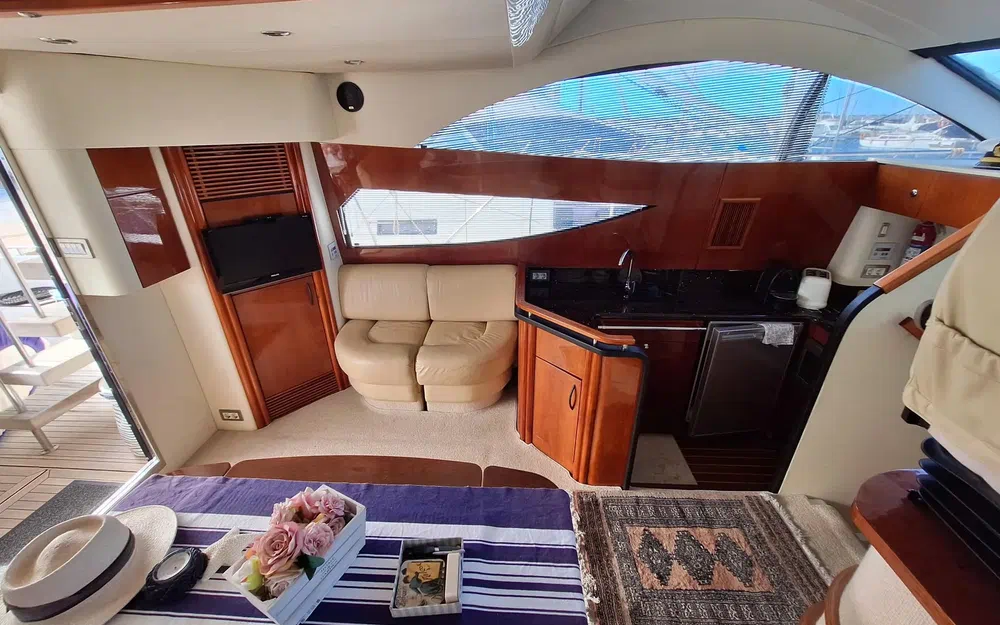 slider 12 Fairline Phantom 46