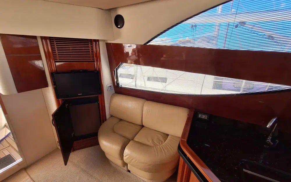 slider 17 Fairline Phantom 46