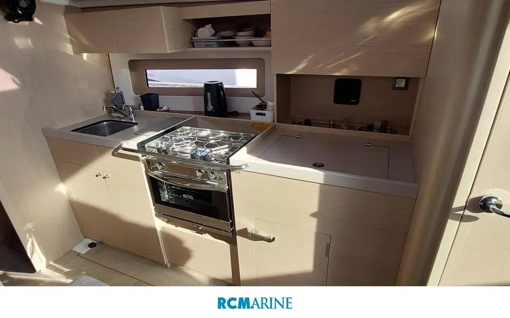 slider 9 Beneteau Oceanis 37.1