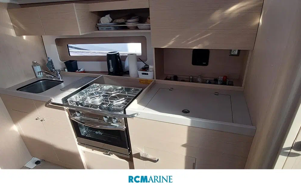 slider 8 Beneteau Oceanis 37.1