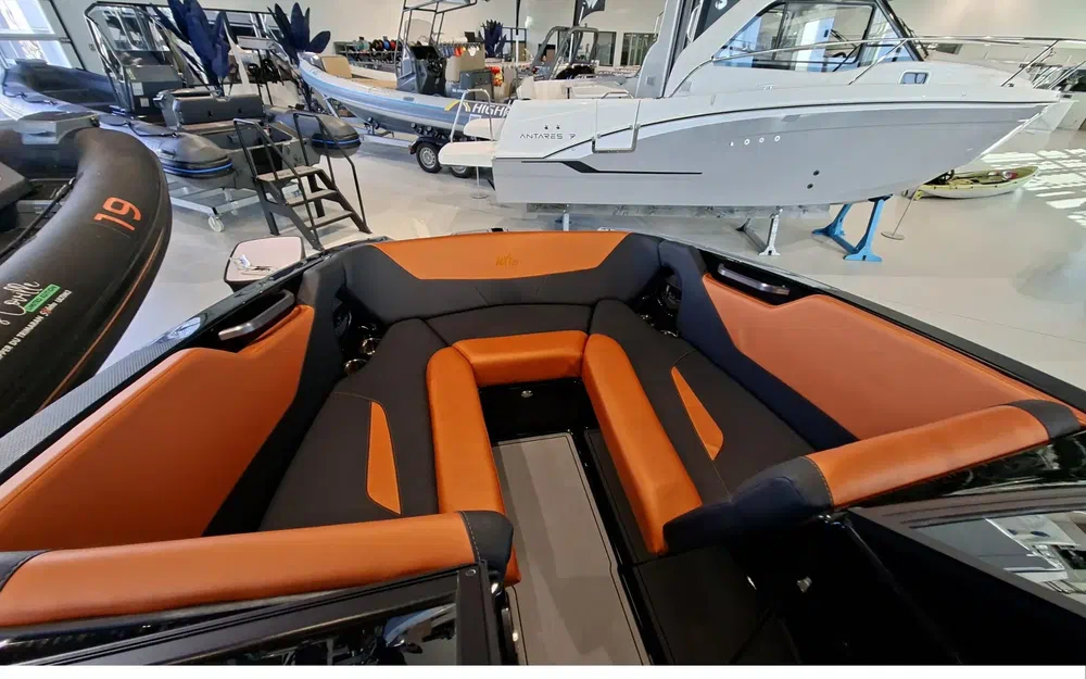 slider 11 Mastercraft NXT 22