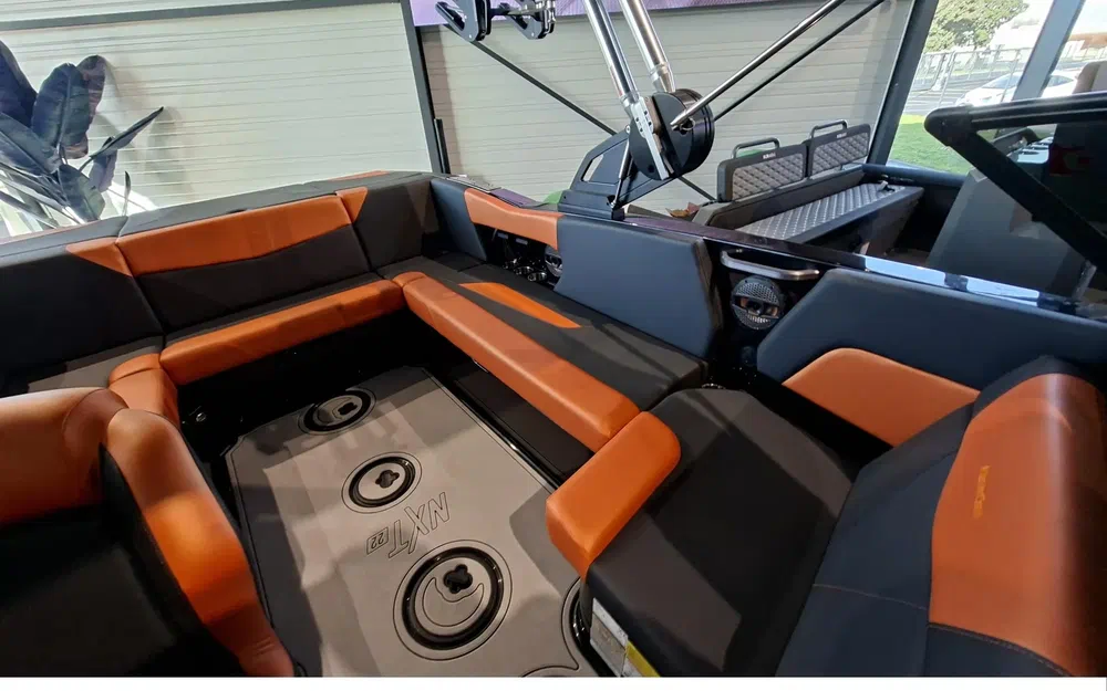 slider 6 Mastercraft NXT 22