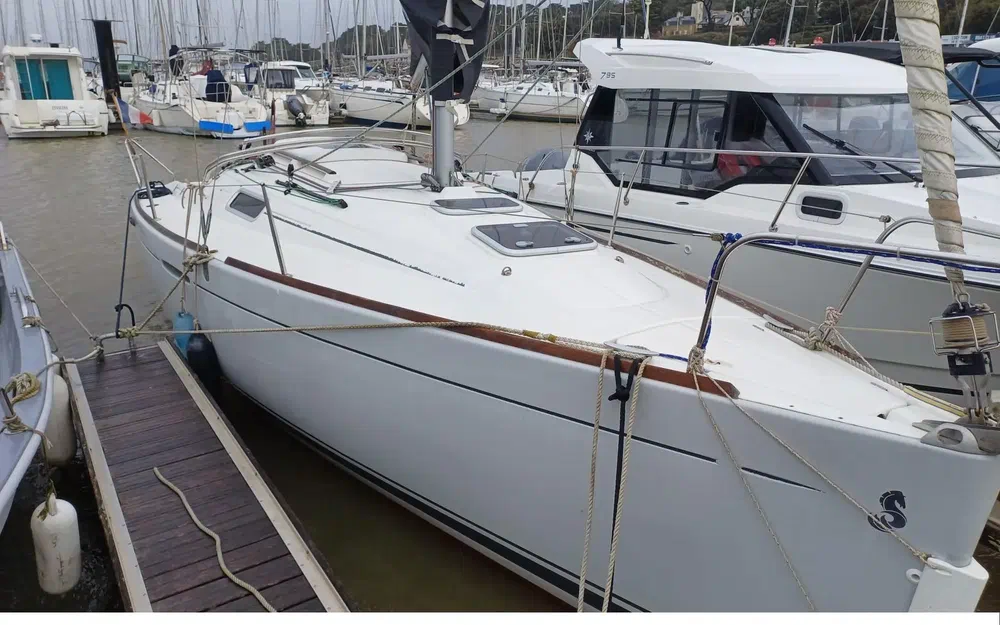 slider 1 Beneteau First 25.7