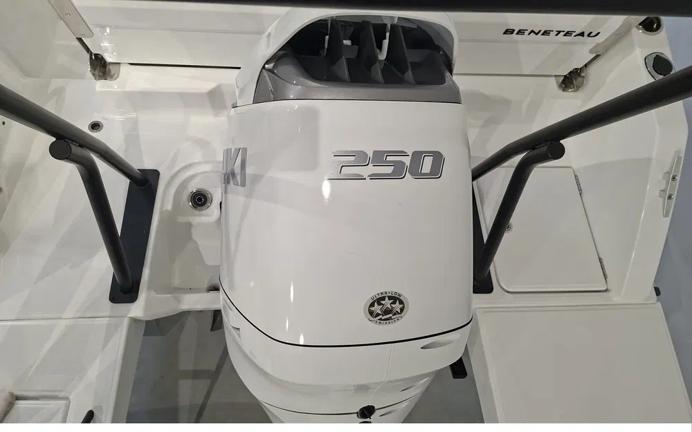 slider 11 Beneteau Flyer 8 SPACEdeck V2
