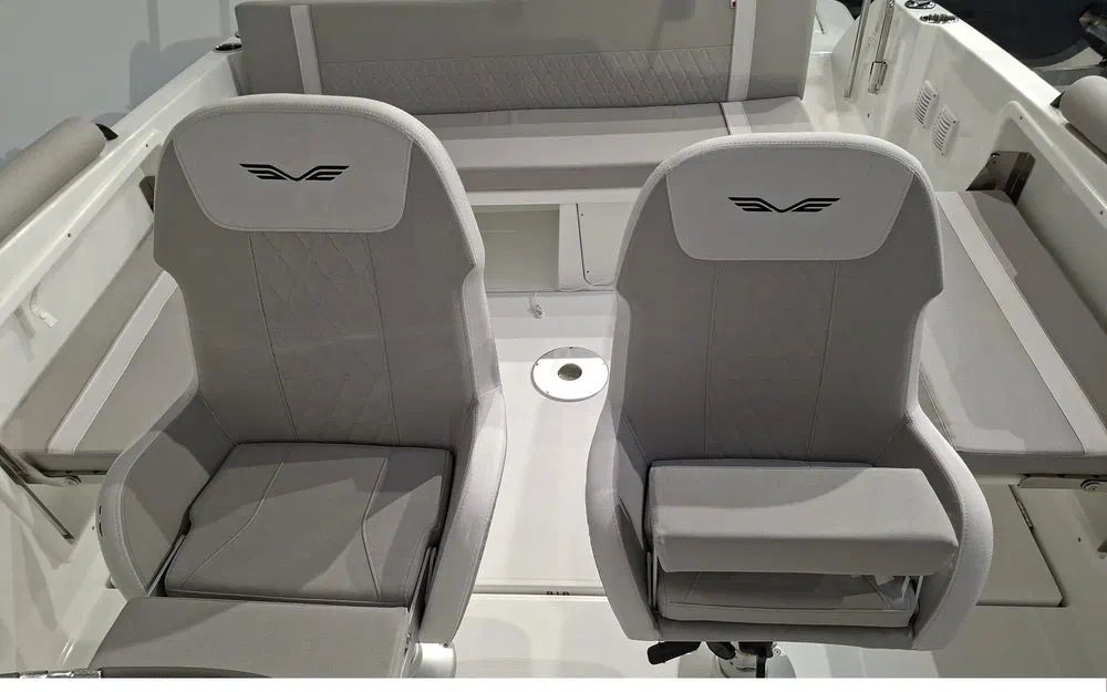 slider 5 Beneteau Flyer 8 SPACEdeck V2