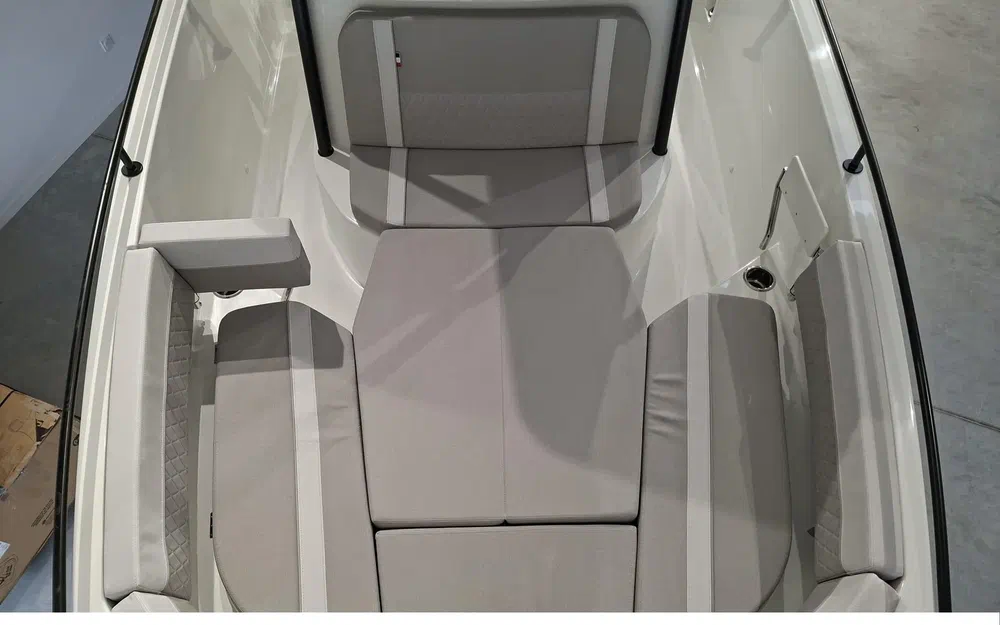 slider 7 Beneteau Flyer 8 SPACEdeck V2