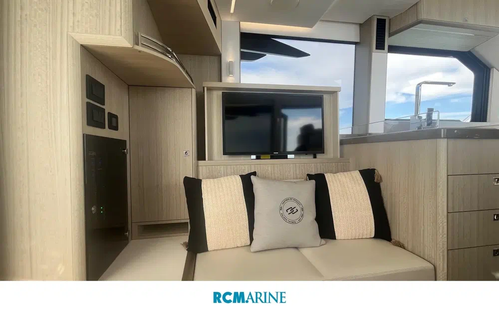 slider 23 Galeon 400 Fly