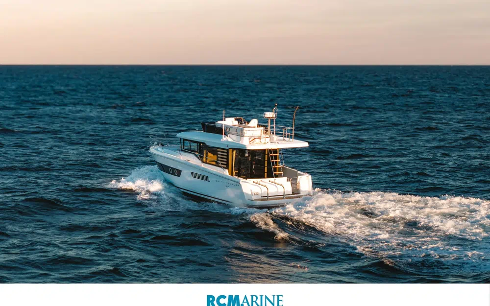 slider 2 Beneteau Swift Trawler 37 Fly