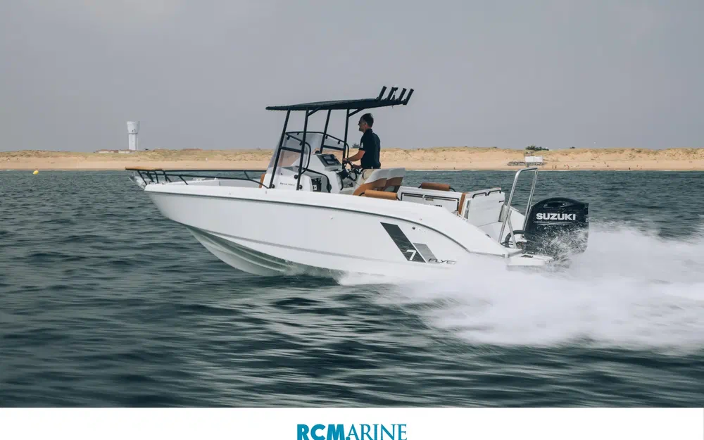 slider 0 Beneteau Flyer 7 SPACEdeck