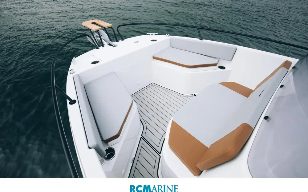 slider 4 Beneteau Flyer 7 SPACEdeck