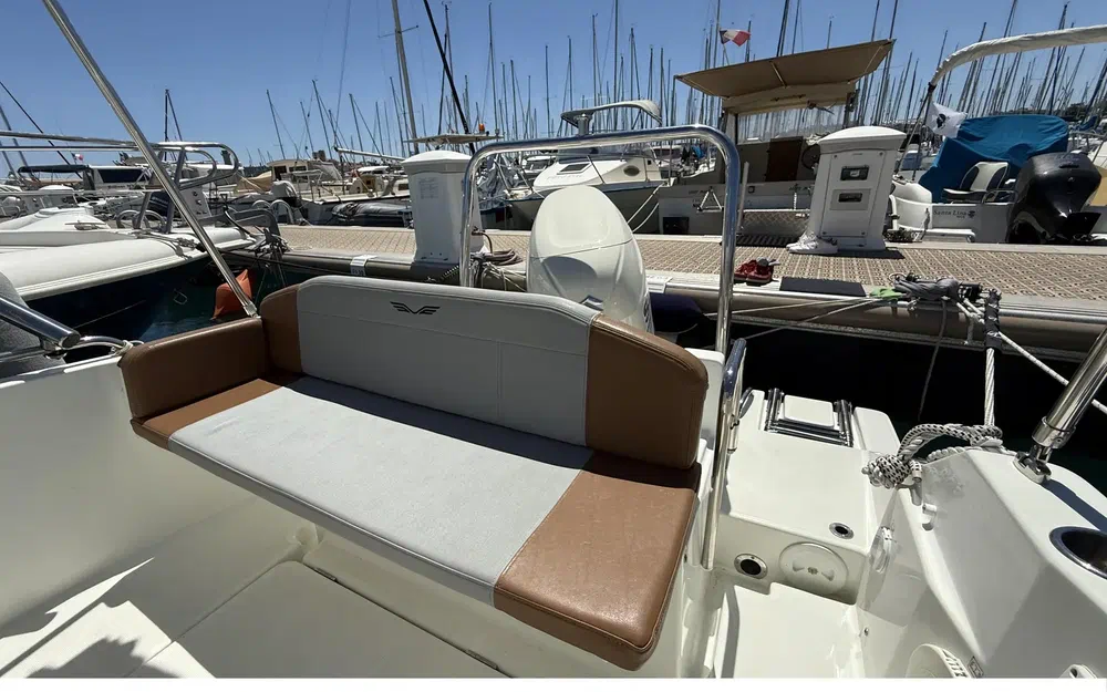 slider 3 Beneteau Flyer 6 SUNdeck