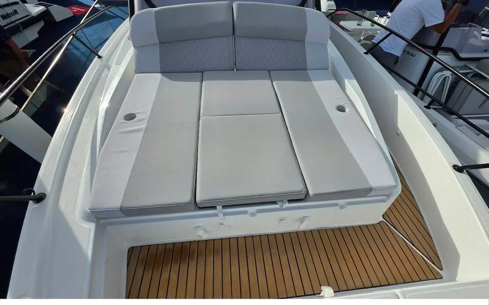 slider 4 Beneteau Flyer 9 Sundeck