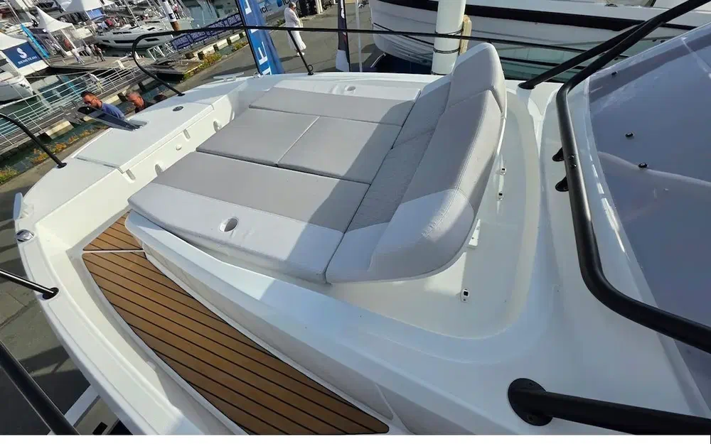slider 5 Beneteau Flyer 9 Sundeck