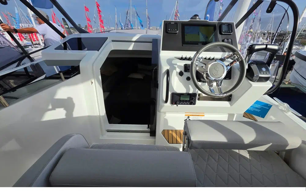 slider 6 Beneteau Flyer 9 Sundeck