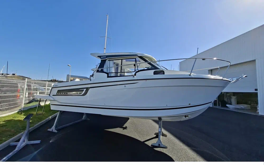 slider 10 Jeanneau Merry Fisher 695 Serie 2