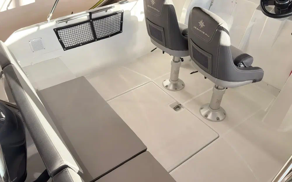 slider 7 Jeanneau Cap Camarat 5.5 CC