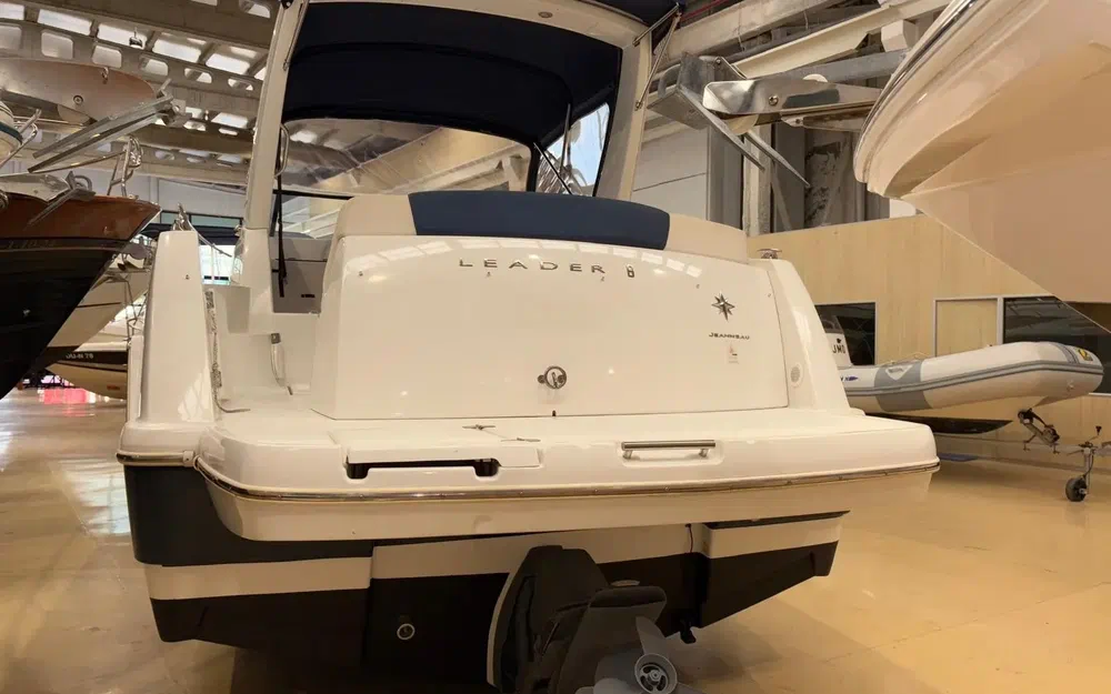 slider 4 Jeanneau Leader 8