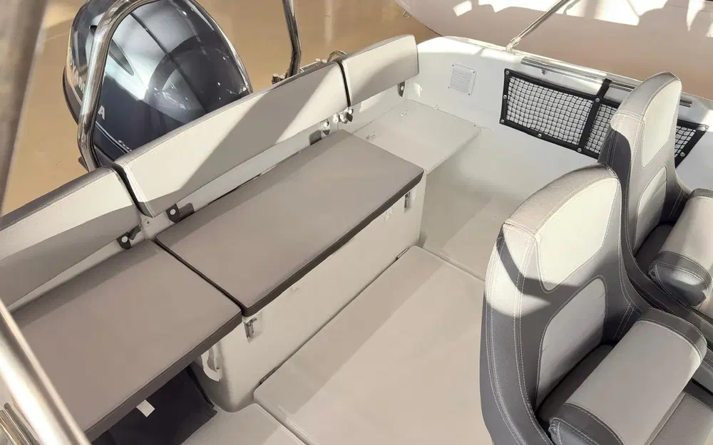 slider 6 Jeanneau Cap Camarat 5.5 CC