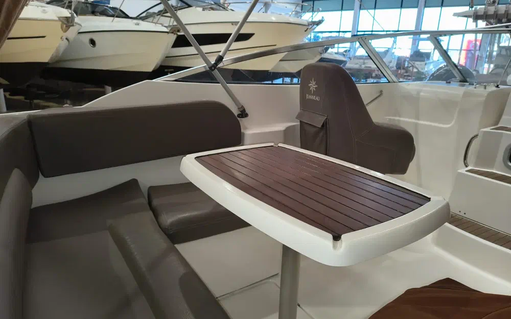 slider 3 Jeanneau Cap Camarat 635 cap camarat 635 dc