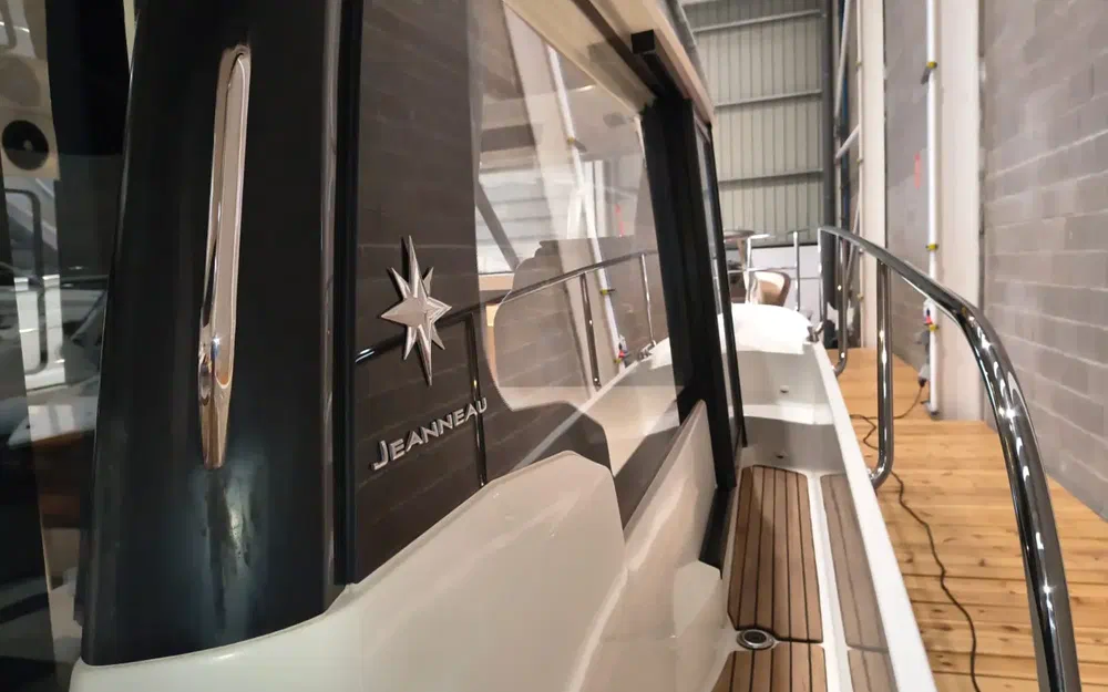 slider 6 Jeanneau Merry Fisher 1095