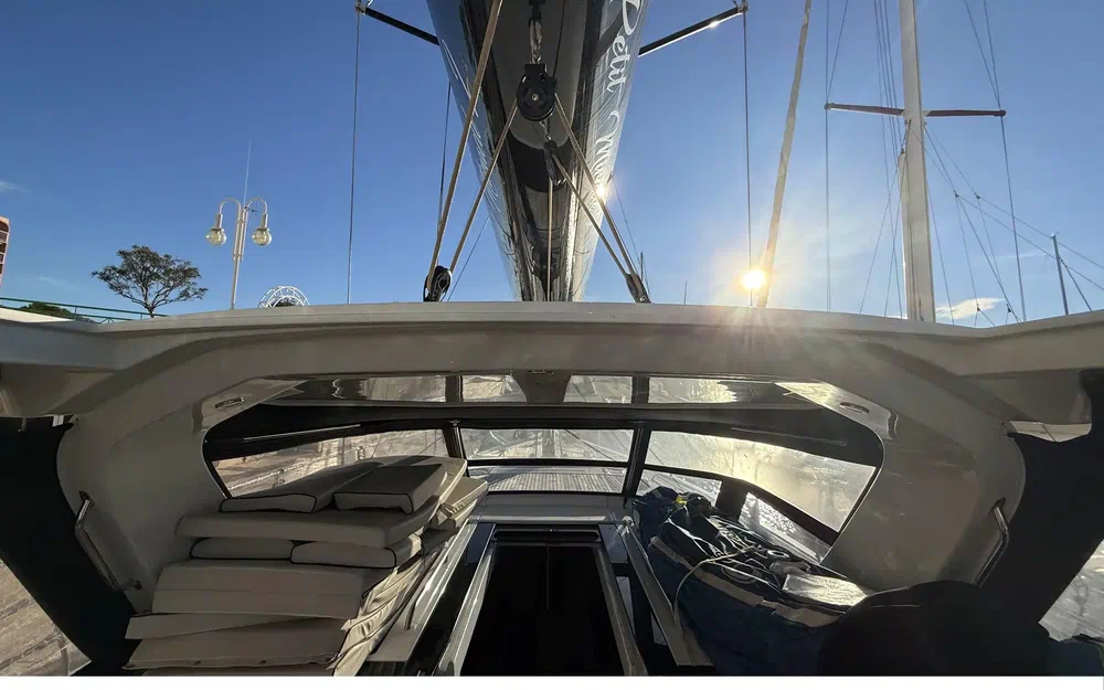 slider 12 Beneteau Oceanis Yacht 62