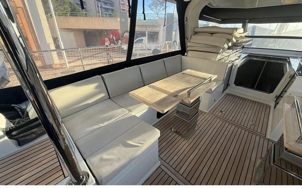 slider 13 Beneteau Oceanis Yacht 62