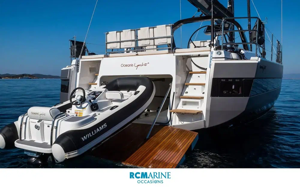 slider 14 Beneteau Oceanis Yacht 62