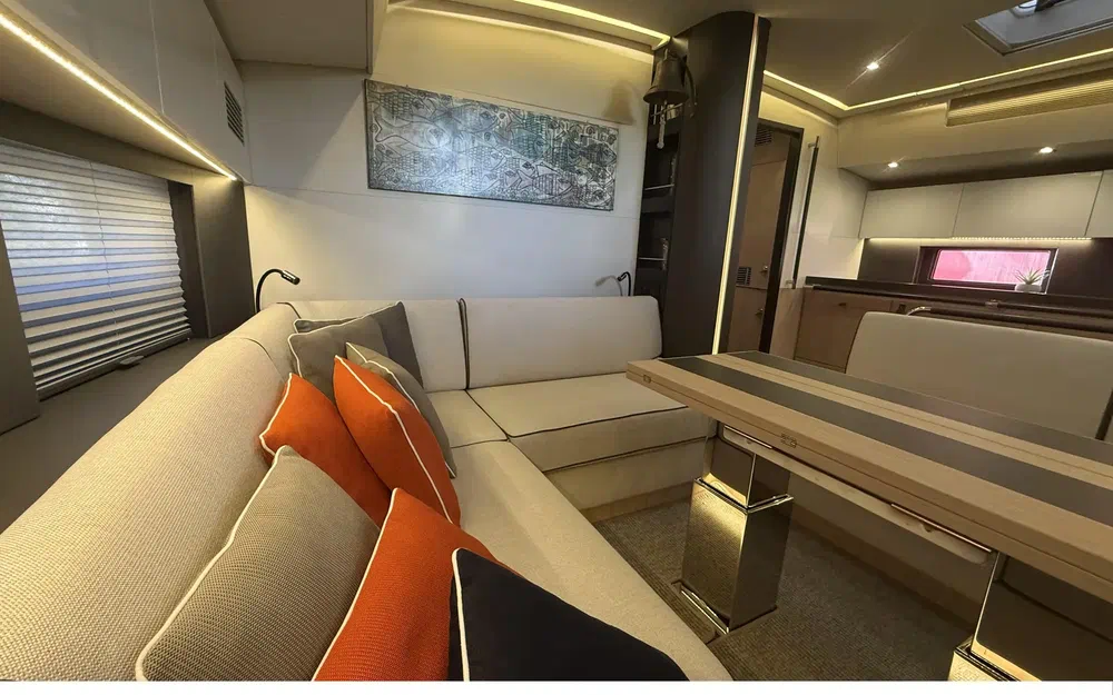 slider 15 Beneteau Oceanis Yacht 62