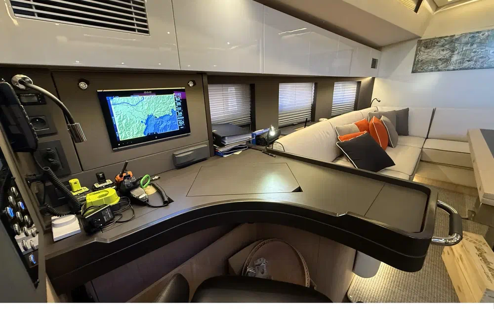 slider 22 Beneteau Oceanis Yacht 62