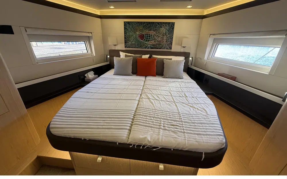 slider 29 Beneteau Oceanis Yacht 62