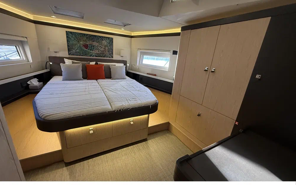 slider 30 Beneteau Oceanis Yacht 62