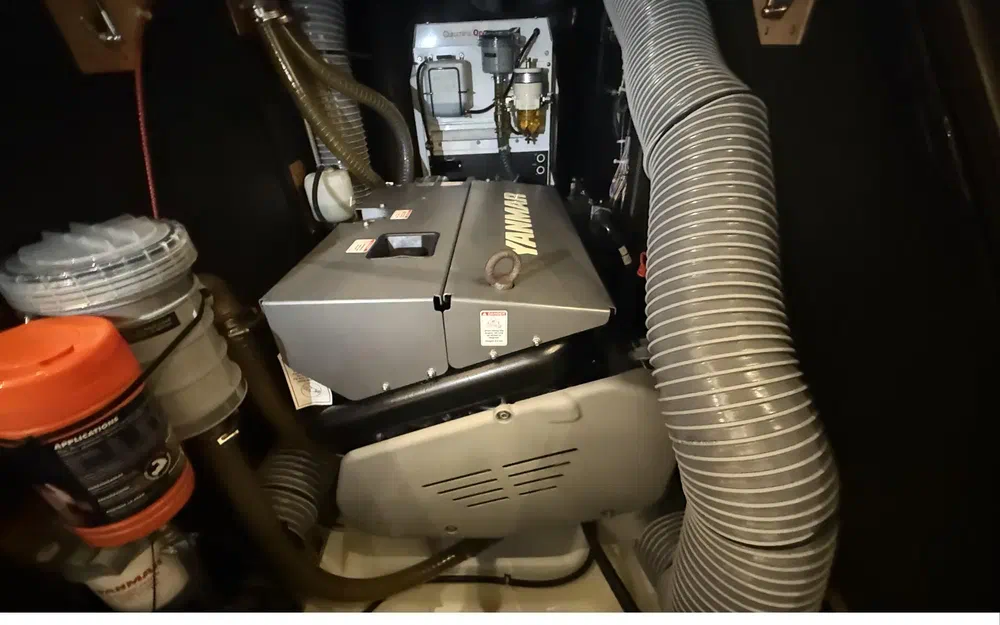 slider 37 Beneteau Oceanis Yacht 62