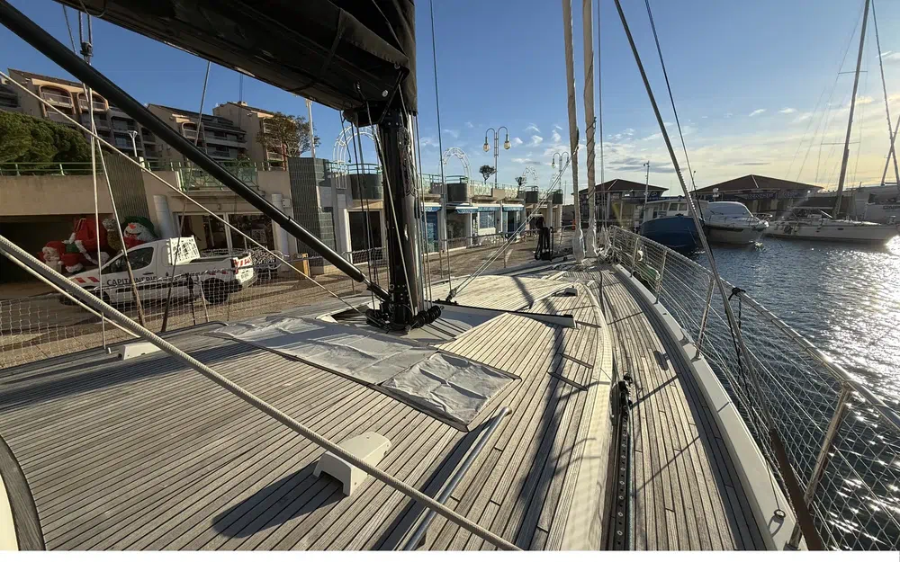 slider 5 Beneteau Oceanis Yacht 62