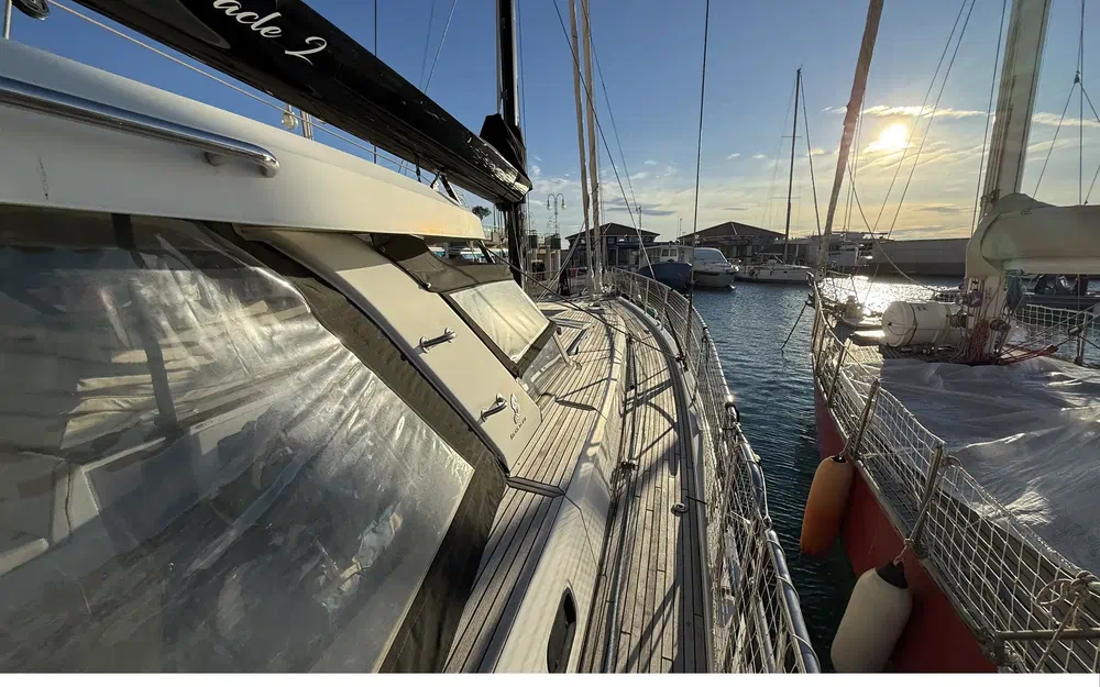 slider 8 Beneteau Oceanis Yacht 62