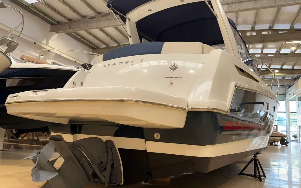 slider 3 Jeanneau Leader 8