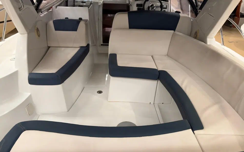 slider 7 Jeanneau Leader 8