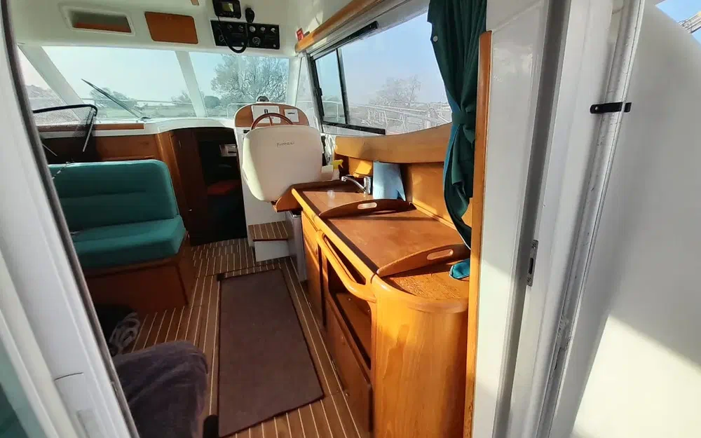 slider 11 Jeanneau Merry Fisher 925 Fly