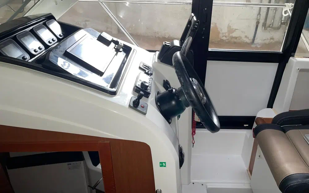 slider 5 Jeanneau Merry Fisher 855