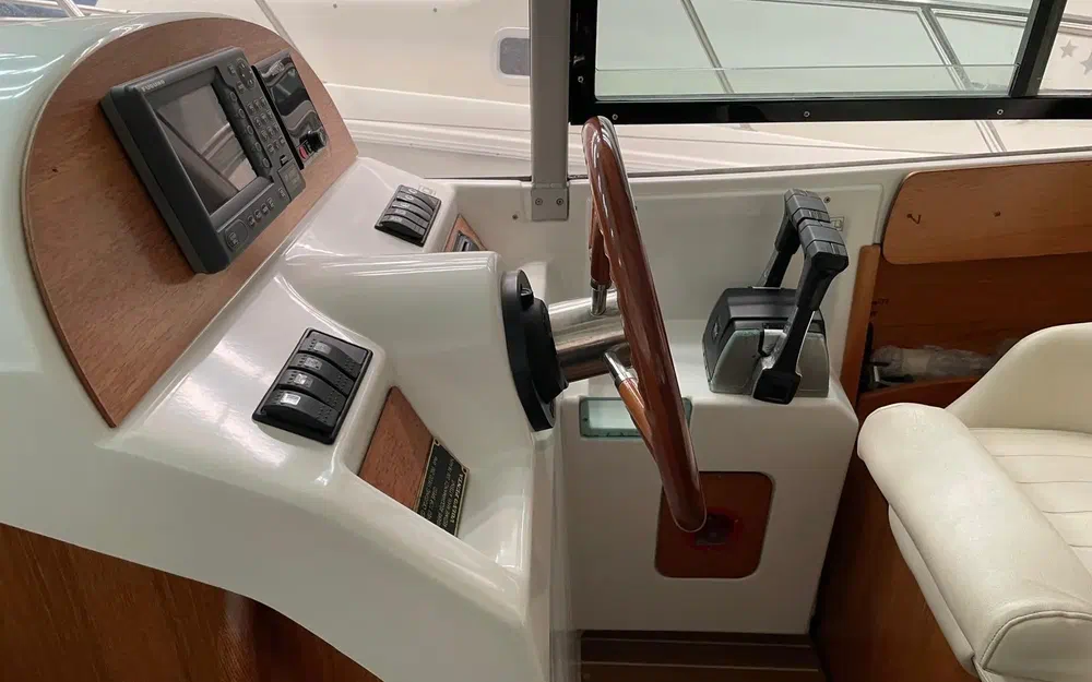 slider 9 Jeanneau Merry Fisher 925 Fly