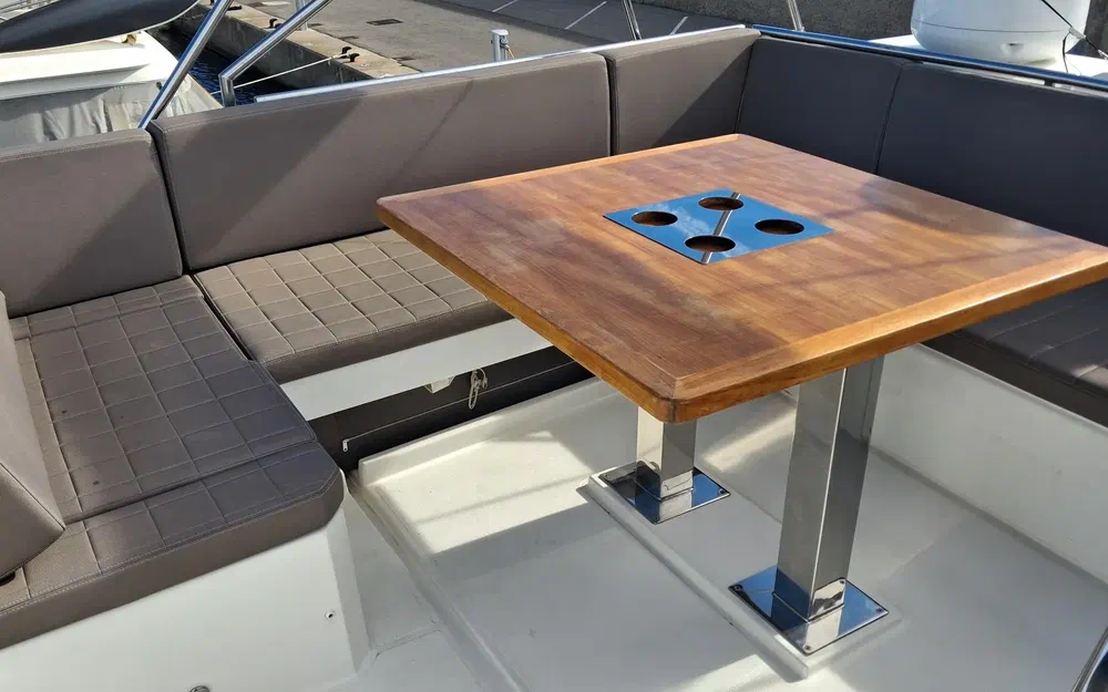 slider 16 Prestige Yachts 520 Fly