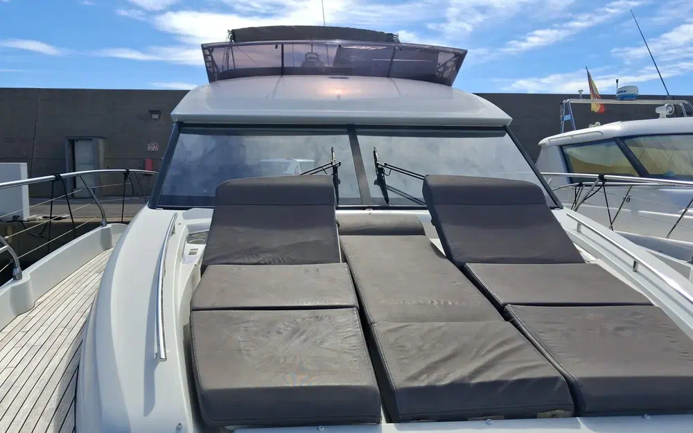 slider 28 Prestige Yachts 520 Fly